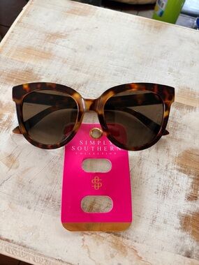 Simply Southern Tortoiseshell Brown Cat Eye Sunglasses NWT